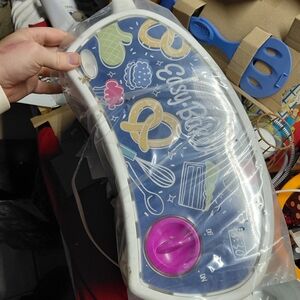 Hasbro Easy-Bake Ultimate Oven
Read Description